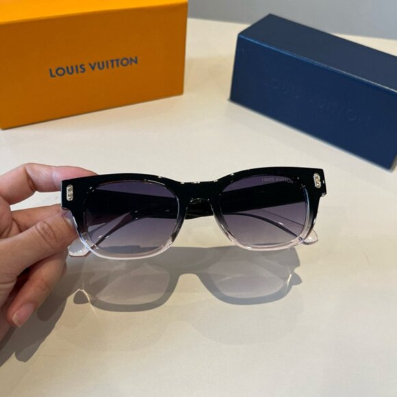 Louis Vuitton Women\'s Black Sunglasses